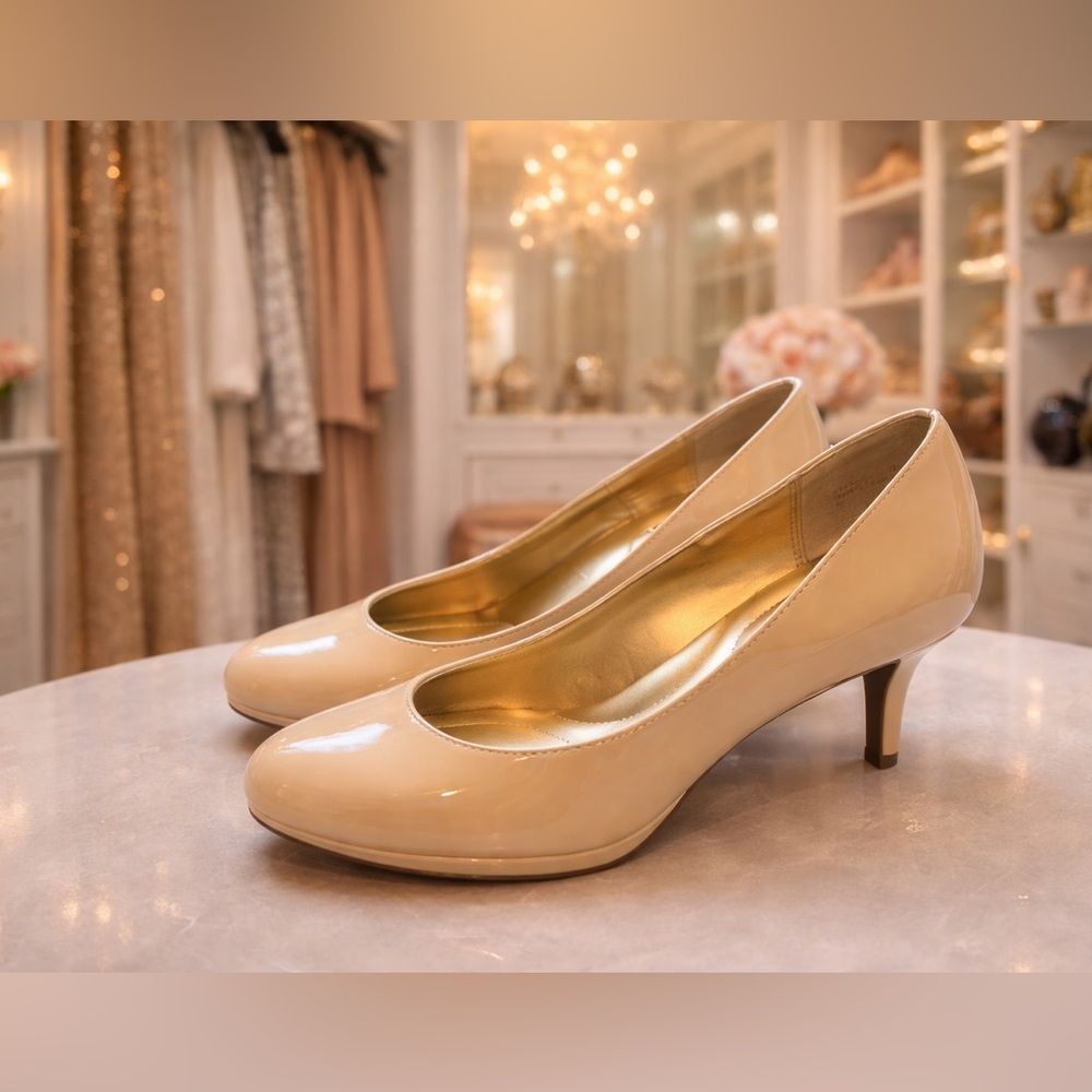 Like new! Kelly & Katie Sz 6 Nude Ivory Cream Heels